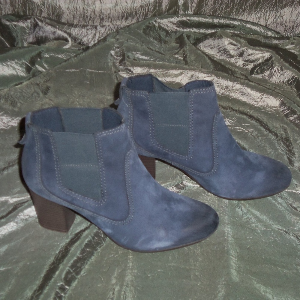 Clark's Heeled Ankle Boots Size 9.5